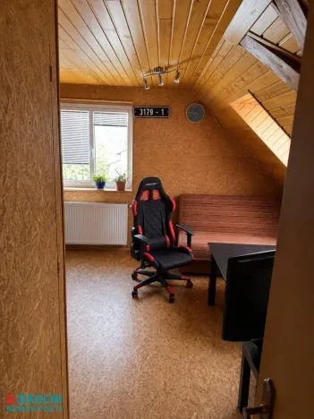 Prodej rodinného domu, Horky, 180 m2