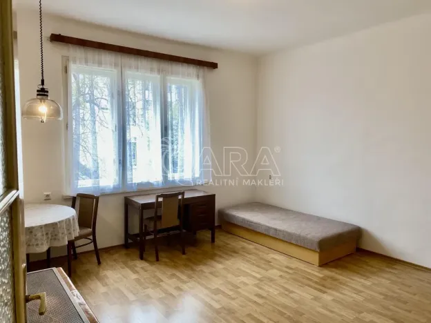 Pronájem bytu 2+kk, Praha - Smíchov, Stroupežnického, 52 m2