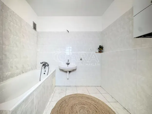 Prodej bytu 3+1, Horoměřice, J. K. Tyla, 95 m2