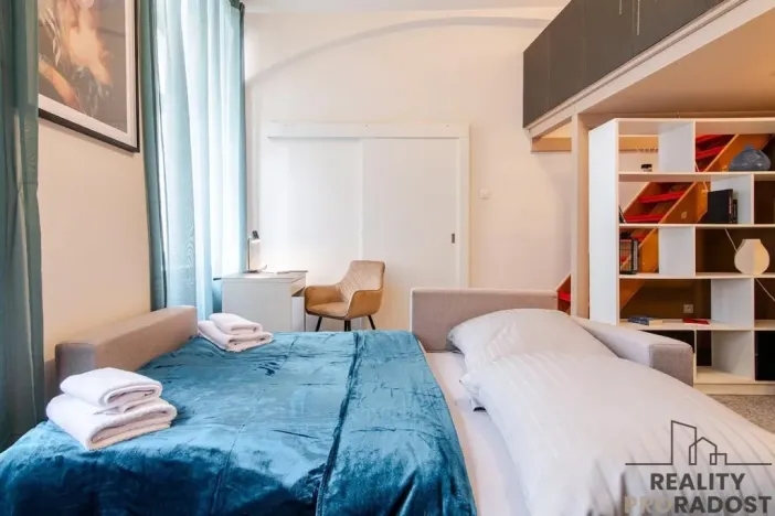 Pronájem bytu 2+kk, Praha, U půjčovny, 40 m2