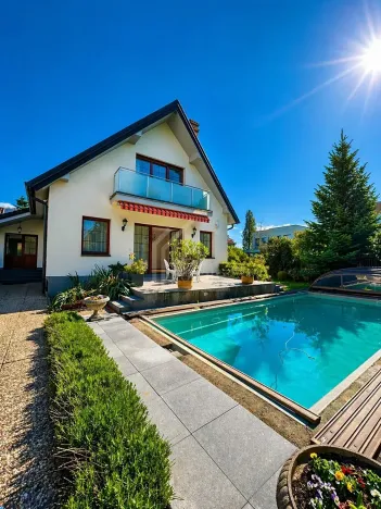 Pronájem vily, Praha - Suchdol, 350 m2