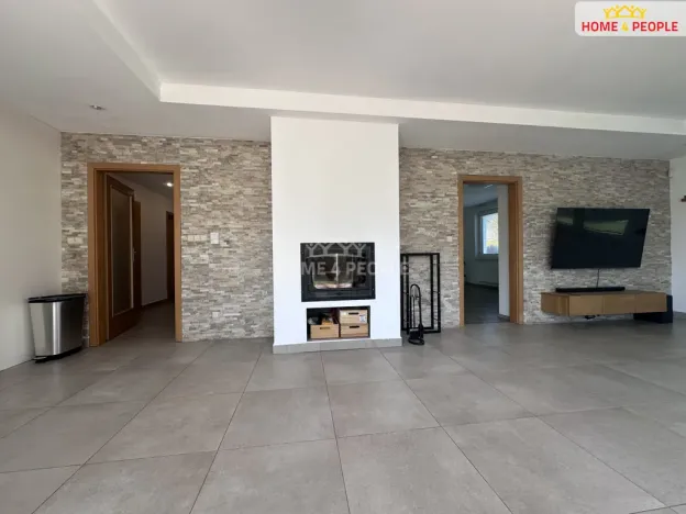 Pronájem rodinného domu, Dolany, 185 m2