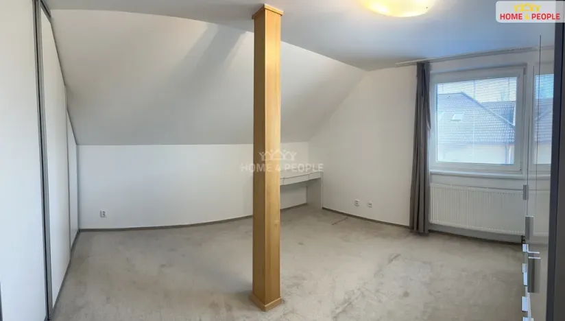 Pronájem rodinného domu, Dolany, 185 m2