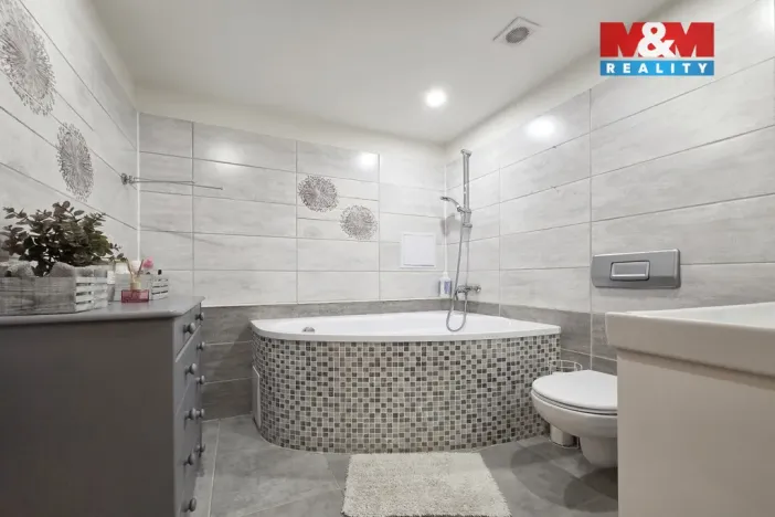 Pronájem bytu 2+1, Karlovy Vary - Drahovice, Vítězná, 69 m2