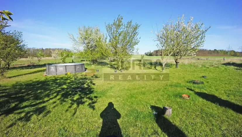 Prodej zahrady, Mělník, 9817 m2