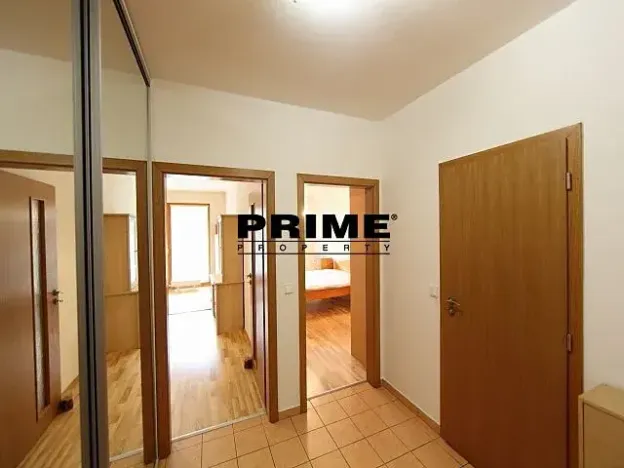 Pronájem bytu 2+kk, Praha - Žižkov, Jeseniova, 57 m2