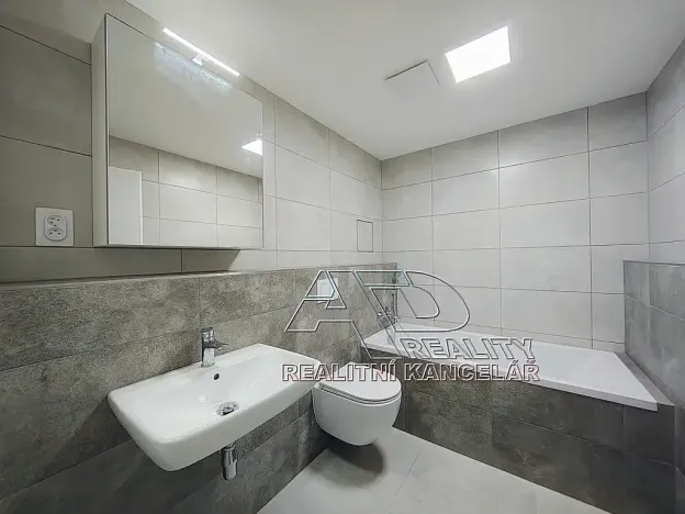 Pronájem bytu 1+kk, České Budějovice, Na Zlaté stoce, 28 m2