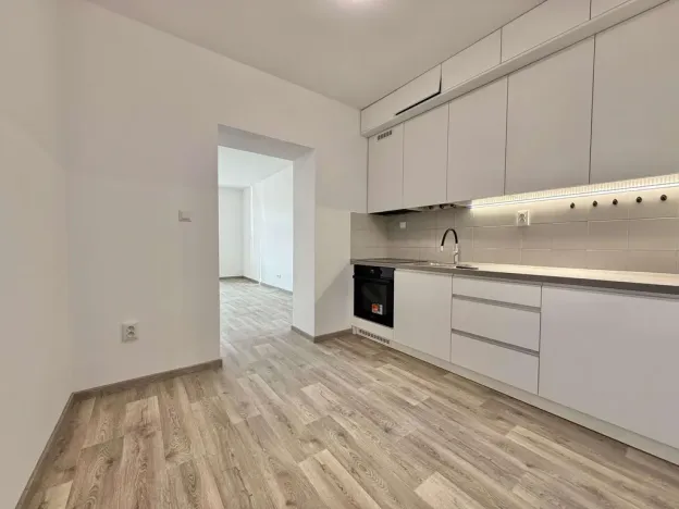 Pronájem bytu 2+1, Opava - Předměstí, Hviezdoslavova, 60 m2