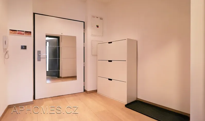 Pronájem bytu 2+kk, Praha - Libeň, U libeňského pivovaru, 56 m2