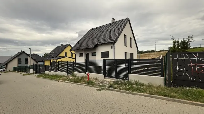 Prodej rodinného domu, Panenské Břežany, Nad Svatou Annou, 184 m2