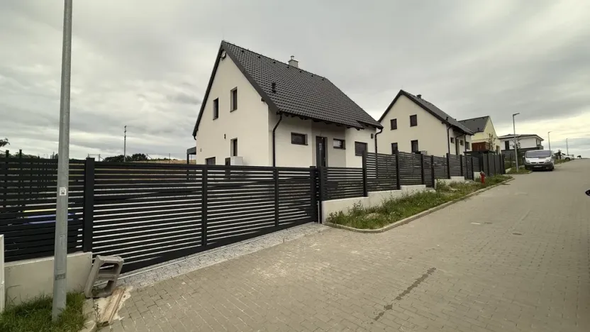 Prodej rodinného domu, Panenské Břežany, Nad Svatou Annou, 184 m2