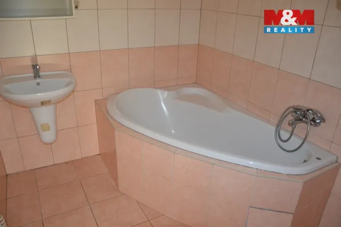 Prodej bytu 1+1, Červený Kostelec, Boženy Němcové, 53 m2