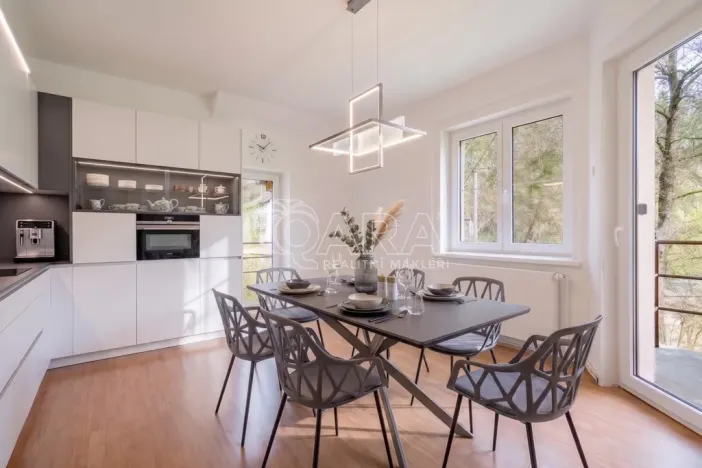 Prodej bytu 4+1, Beroun - Beroun-Hostim, Ke Svatému Jánu, 182 m2