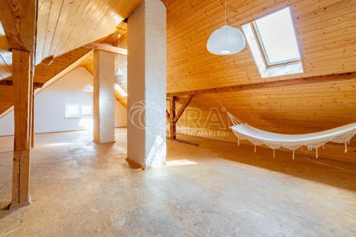 Prodej bytu 4+1, Beroun - Beroun-Hostim, Ke Svatému Jánu, 182 m2