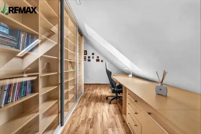 Prodej bytu 4+kk, Strančice, Náměstí Emila Kolbena, 108 m2