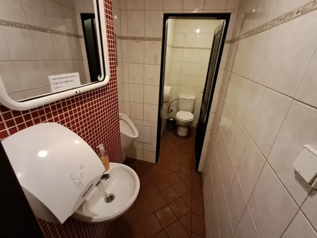 Pronájem restaurace, Praha - Bubeneč, Jaselská, 180 m2