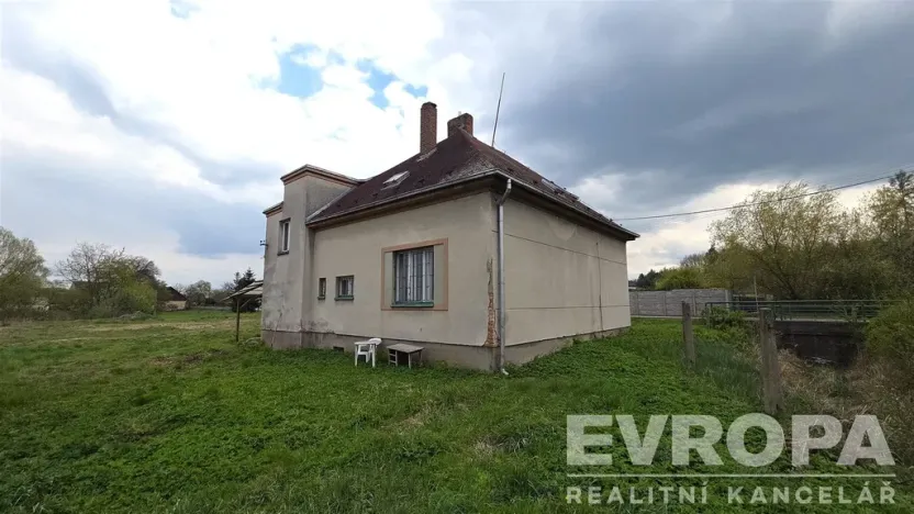 Prodej rodinného domu, Sezemice - Počaply, 150 m2