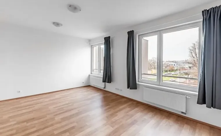 Pronájem bytu 1+kk, Praha - Holešovice, Na Maninách, 41 m2
