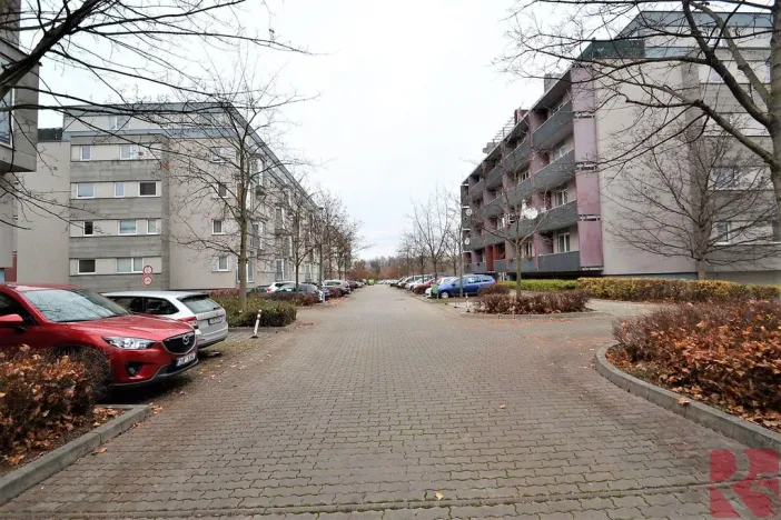 Pronájem garážového stání, Praha - Letňany, Chotěšovská, 14 m2