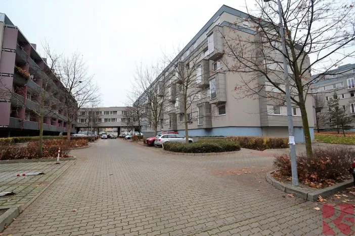 Pronájem garážového stání, Praha - Letňany, Chotěšovská, 14 m2