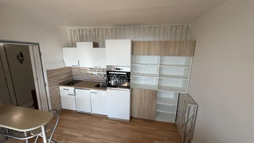 Pronájem bytu 2+kk, Praha - Záběhlice, Jabloňová, 33 m2