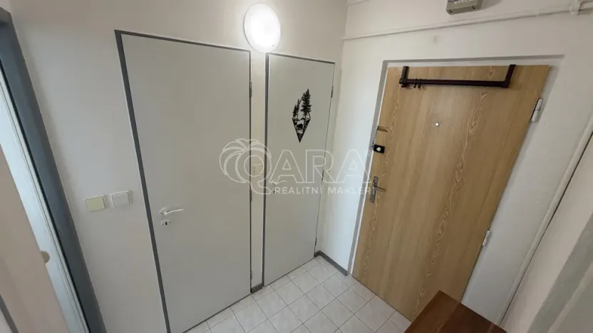 Pronájem bytu 2+kk, Praha - Záběhlice, Jabloňová, 33 m2
