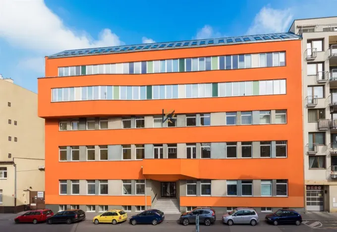 Pronájem kanceláře, Praha, Lihovarská, 368 m2