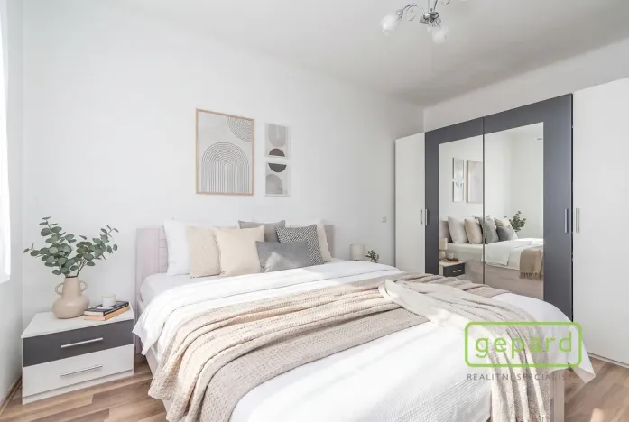 Prodej bytu 2+1, Praha, 28. pluku, 58 m2