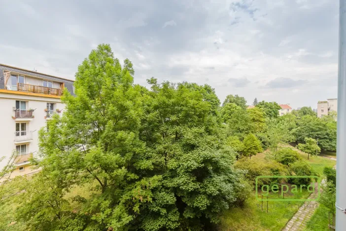 Prodej bytu 2+1, Praha, 28. pluku, 58 m2