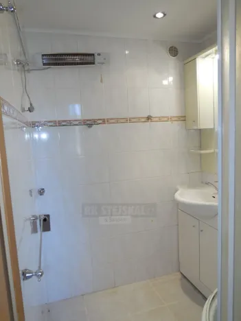 Pronájem bytu 1+1, Český Krumlov - Plešivec, Sídliště Plešivec, 45 m2