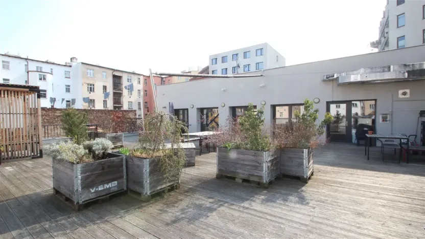 Pronájem kanceláře, Praha, Lihovarská, 706 m2