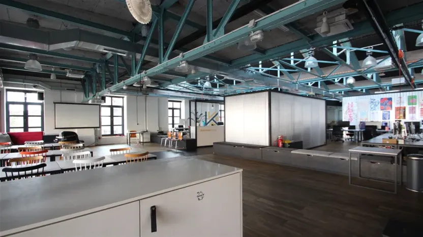 Pronájem kanceláře, Praha, Lihovarská, 706 m2