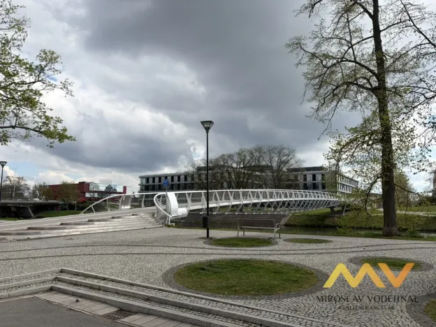 Pronájem kanceláře, Hradec Králové, Škroupova, 62 m2