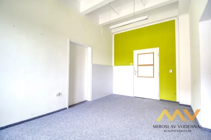 Pronájem kanceláře, Hradec Králové, Škroupova, 62 m2