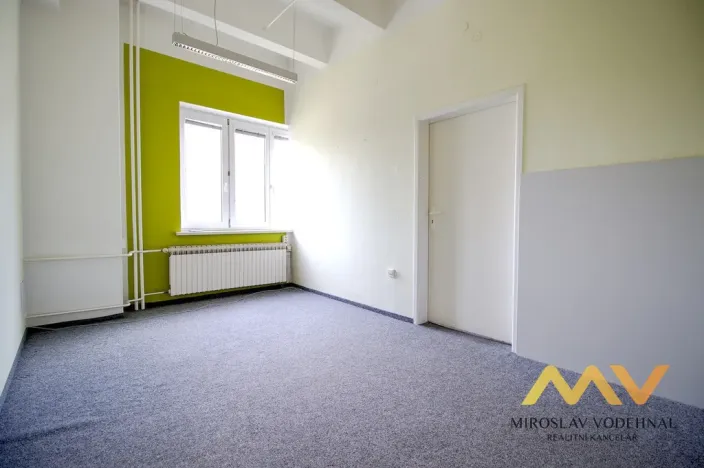 Pronájem kanceláře, Hradec Králové, Škroupova, 62 m2