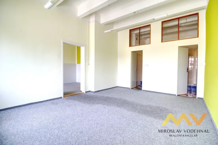 Pronájem kanceláře, Hradec Králové, Škroupova, 62 m2