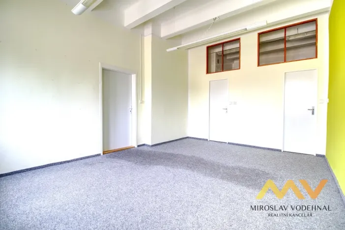 Pronájem kanceláře, Hradec Králové, Škroupova, 62 m2