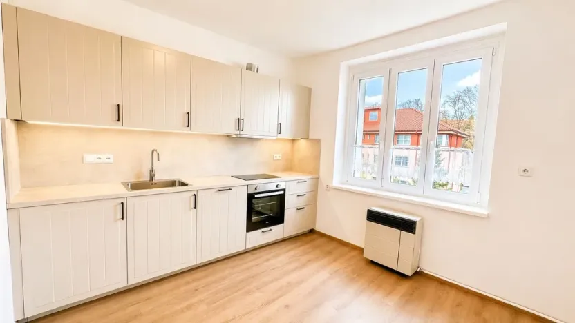 Prodej bytu 2+1, Cheb, Májová, 63 m2