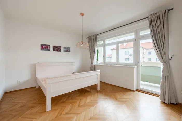 Pronájem bytu 2+kk, Praha - Vršovice, Kišiněvská, 52 m2