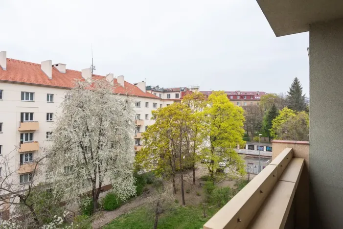 Pronájem bytu 2+kk, Praha - Vršovice, Kišiněvská, 52 m2