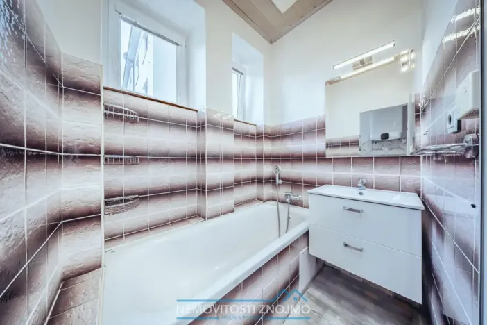 Pronájem bytu 1+1, Znojmo, Rumunská, 44 m2