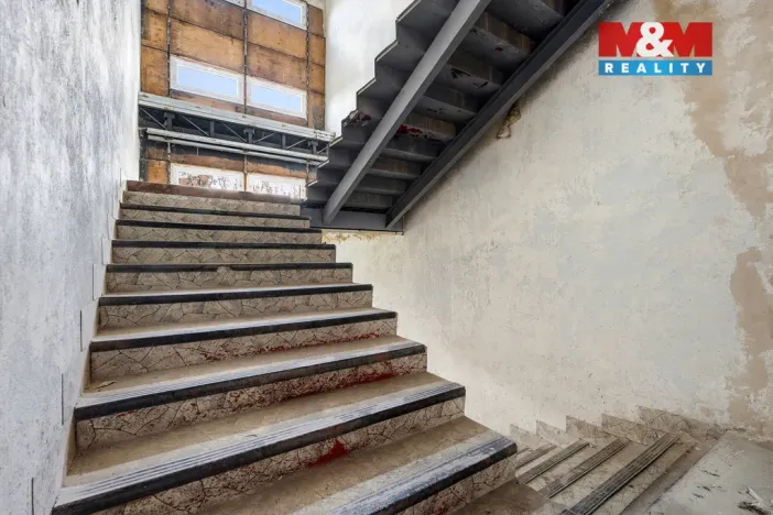 Prodej činžovního domu, Chomutov, Beethovenova, 1800 m2