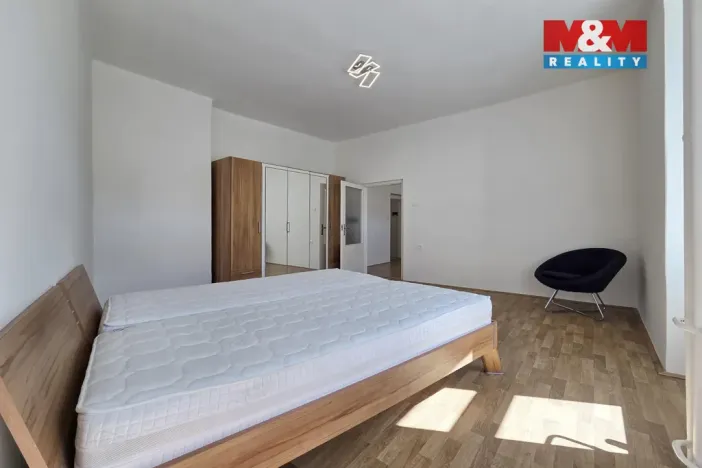 Pronájem bytu 3+1, Karlovy Vary, I. P. Pavlova, 80 m2