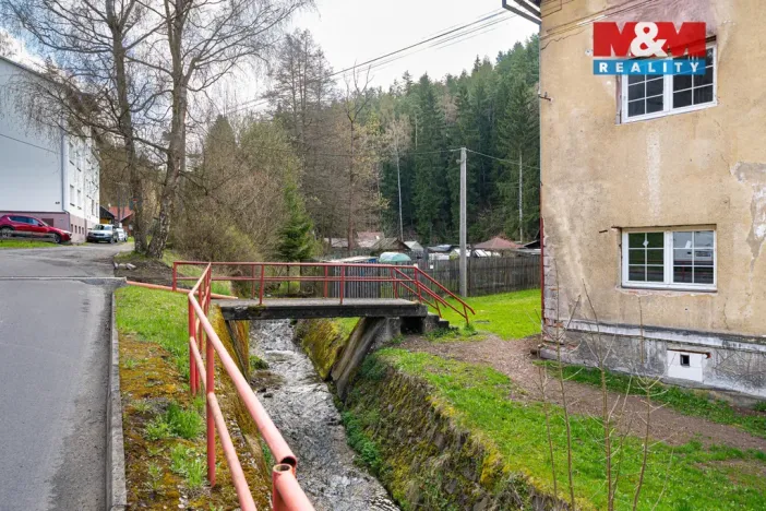 Prodej bytu 3+1, Oloví - Hory, 74 m2