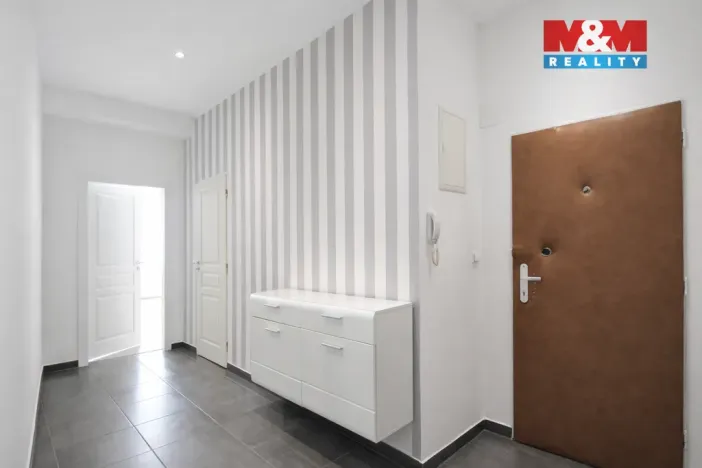 Pronájem bytu 3+kk, Praha - Vysočany, Podnádražní, 72 m2