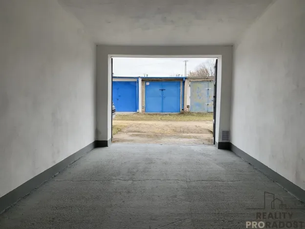 Pronájem garáže, Hodonín, 18 m2
