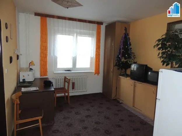 Prodej bytu 2+1, Karlovy Vary, Západní, 60 m2