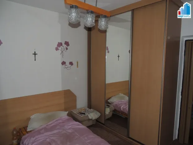 Prodej bytu 2+1, Karlovy Vary, Západní, 60 m2