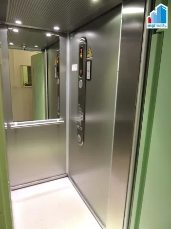 Prodej bytu 2+1, Karlovy Vary, Západní, 60 m2