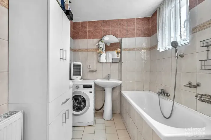 Prodej rodinného domu, Sezemice, Jungmannova, 690 m2